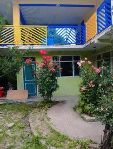 Buddies Stay Café Community