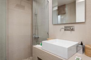 Vouliagmeni Exclusive Residence