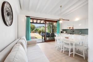 Villa immersa nella natura -Piscina condivisa-