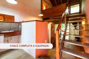 Chalé Completa com Cozinha e Estacionamento! Rio Privativo no quintal e Piscina I Descanse e Aproveite I 18 min do centro de Paraty e Praias