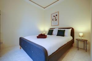 Traditional Maltese Townhouse with Roof Terrace