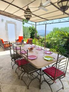 Villas Sublime villa climatisee avec piscine vue mer et collines : photos des chambres