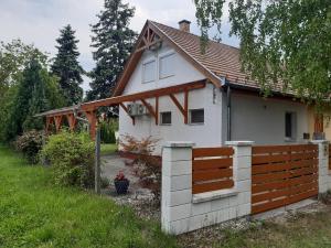 Nefelejcs-el vendeghaz