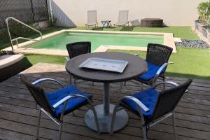 Maisons de vacances Pleasant modern house t4 airco pool jacuzzi parking : photos des chambres