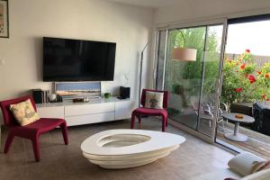 Maisons de vacances Pleasant modern house t4 airco pool jacuzzi parking : photos des chambres