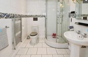 5 Bed House in Boston Lincolnshire- Sleeps 13