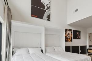 Beverly Nash in Music City Walk to Broadway