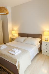 Frangipani HOUSE Cagliari luxury huge apartment city center with lift