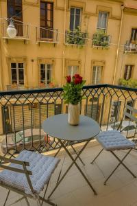 Frangipani HOUSE Cagliari luxury huge apartment city center with lift