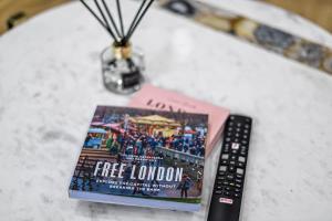 2BR Flat with Chic London Flair