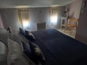Maisons de vacances Gite le pigeonnier du figue-haut avec piscine privee a durfort lacapelette : photos des chambres