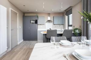 Skyline Serenity I Exquisite 3 Bedroom Ultra I Luxury Penthouse I Long Stay