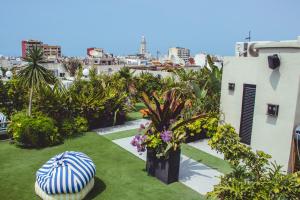 Le claridge Emerauld with gym and rooftop corniche by Viva Stay