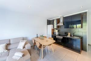 Benalmádena Puerto Marina Vacation Apartment 1 minute from the beach