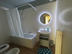 Como lake apartament with private parking