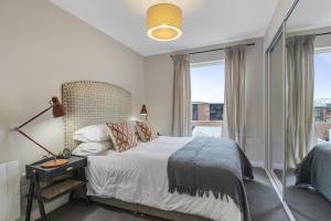 Belfast City Centre, Sleeps 6 I Long Stay