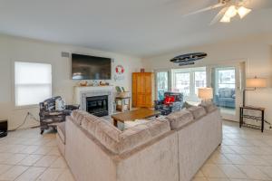 Waterfront Gem with Dock 3 Mi to Fenwick Island Fun