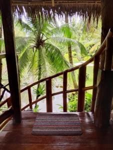 Dumaguete Oasis Treehouse, near airport and mall, beside Magsaysay Elementary School