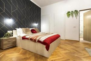 University 5 beds with 4 bedrooms for groups old city