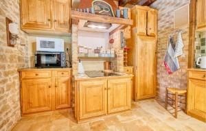 Maisons de vacances Charmante Maison Avec Piscine : photos des chambres