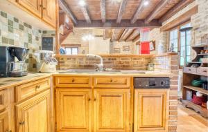 Maisons de vacances Charmante Maison Avec Piscine : photos des chambres