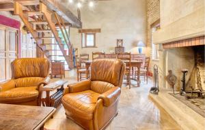 Maisons de vacances Charmante Maison Avec Piscine : photos des chambres