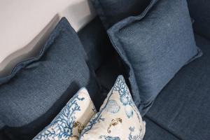 Charming Loft - Central - Steps to the Beach - AC