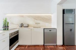 Luxurious flat on Beach Road Sea Point