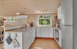 Gorgeous Home In Allingåbro With Wifi