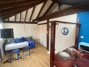 MiniLoft Cisneros - by Wehomes