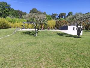 Villas Chamarte villa piscine chauffees jardin cloture Aix en Provence : photos des chambres