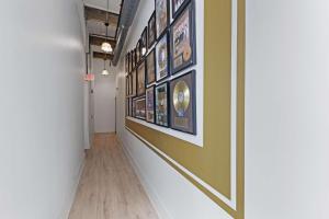 Legends Row by Maddox Hotel