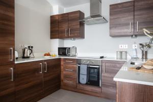 Luxury 5 Star I Heart of The City I Fabulous Views I Long Stay