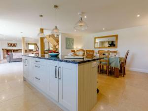 4 Bed in Redmarley 60200