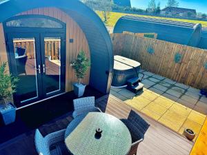Newmore Highland Pods with Hot Tubs on NC500