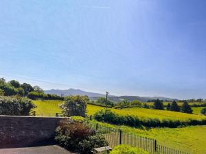 2 Bed in Battle BN077