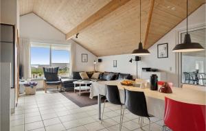Nice Home In Vinderup With Sauna
