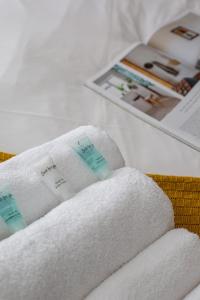 Modern Luxury Apartment, Sleeps 6 I Best Location I Long Stay