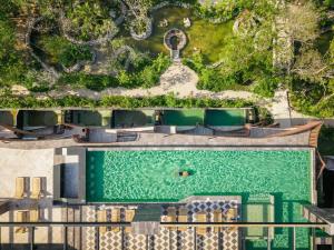 New 2Bdr unit step away from Caribbean beaches