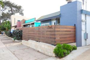 Ocean Beach Bungalow Separate Entry