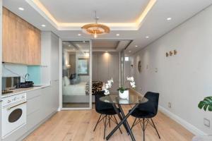 Studio w Queen Bed, Sea Views, Promenade, Fast Wifi