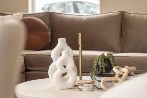 Modern Townhome with Rooftop Deck, Walk to Greenlake