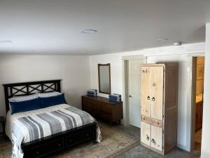 Wolf Pond 1 - 3 Miles to Lake Placid NY