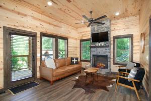 Smoky Ridge Hideaway Views Hot Tub Game Room