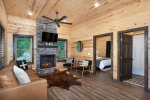 Smoky Ridge Hideaway Views Hot Tub Game Room