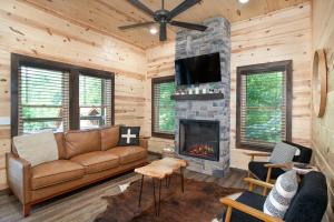 Smoky Ridge Hideaway Views Hot Tub Game Room