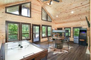 Smoky Ridge Hideaway Views Hot Tub Game Room