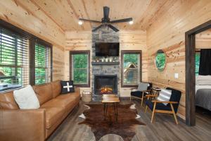 Smoky Ridge Hideaway Views Hot Tub Game Room