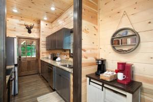 Smoky Ridge Hideaway Views Hot Tub Game Room