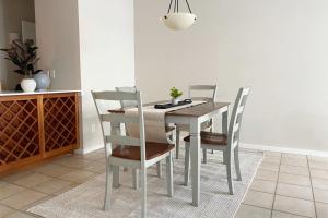 Steps to Pike Place 2BD Condo Water Courtyard View